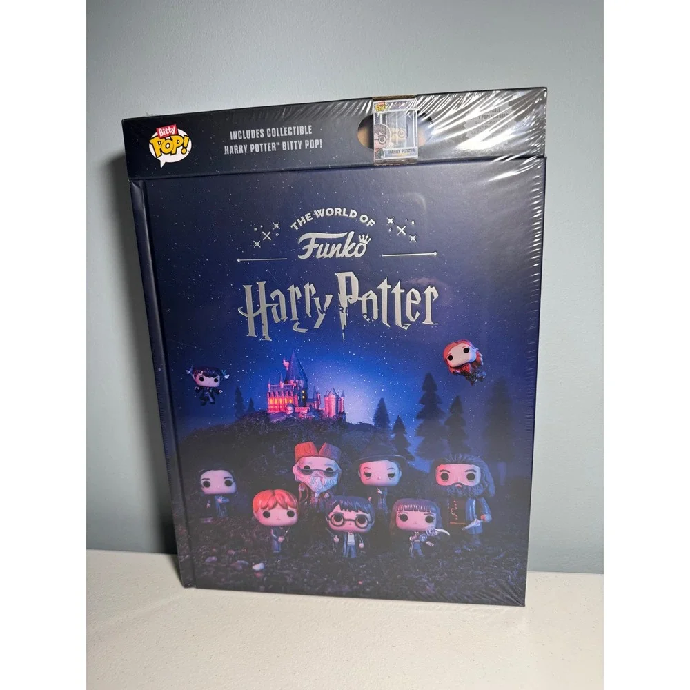 The World of Funko Harry Potter Book with Exclusive Bitty Pop Figure Sealed